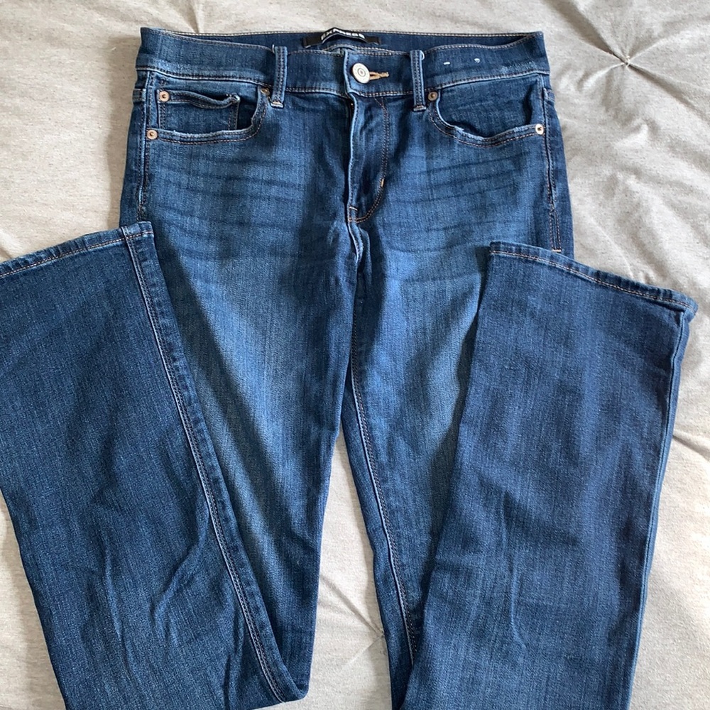Medium wash Express barely boot Jeans